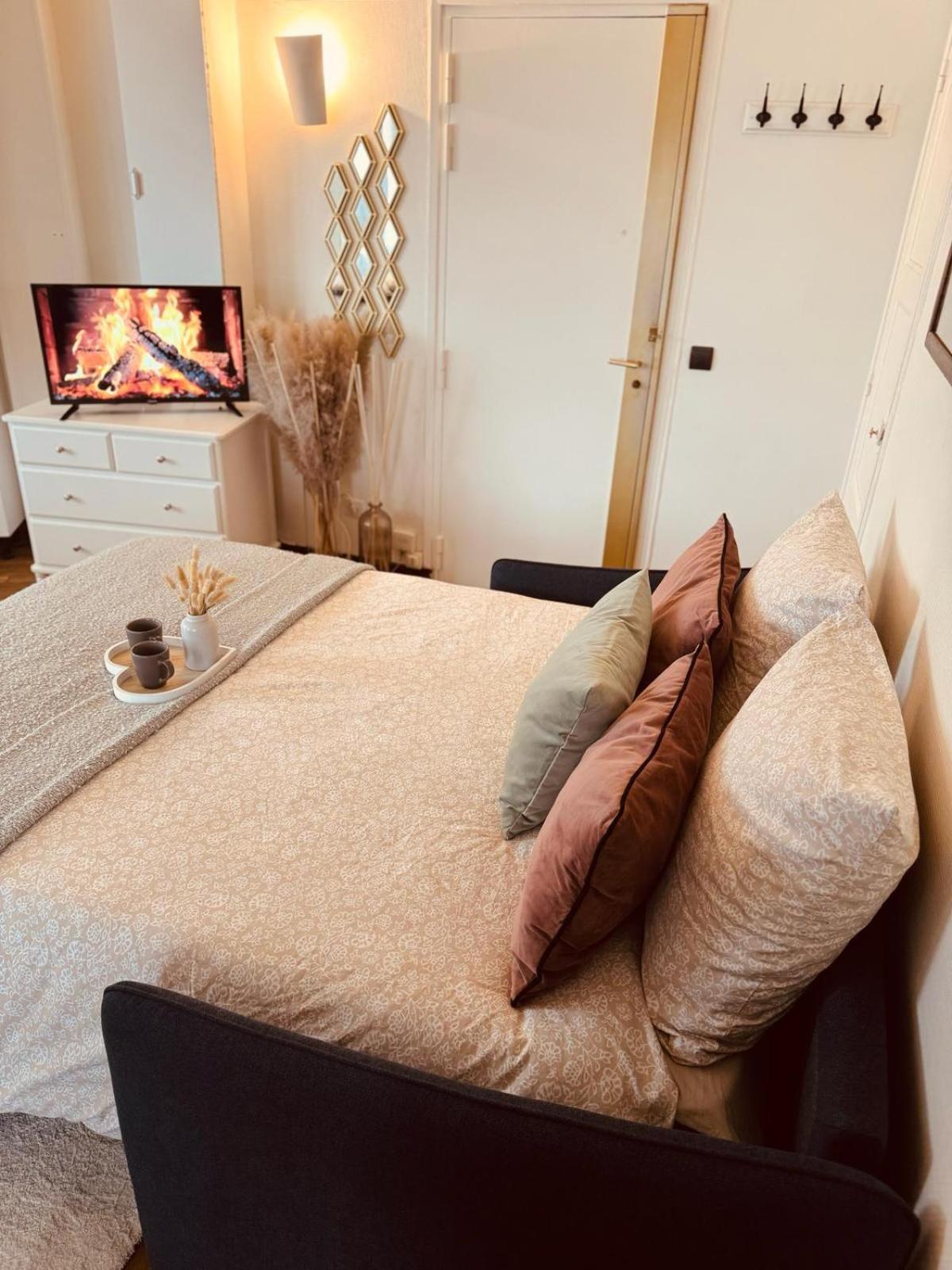 ורסאי Le Versaillais Gare/Chateau/Wifi/Netflix מראה חיצוני תמונה